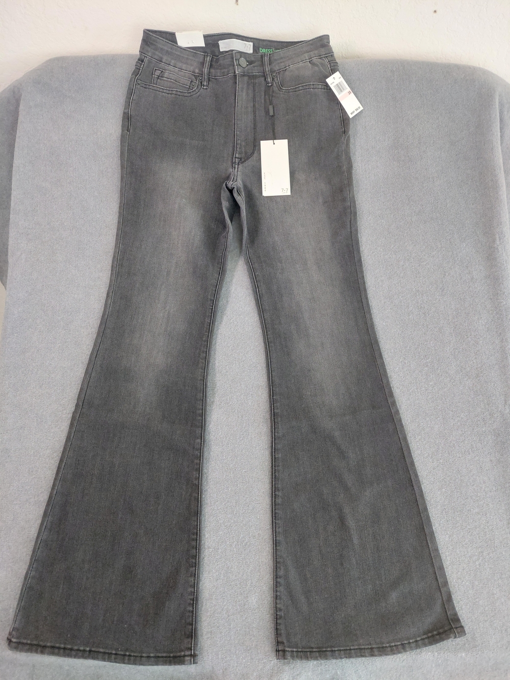 NWT Seven7 High Rise Flare Jeans Gray Wash Size 28
